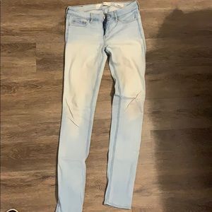 3L Hollister jeans